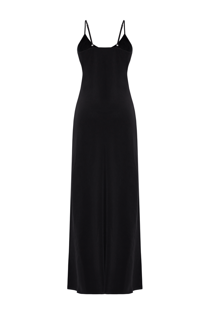 The Black Dress - selinkucuksoz