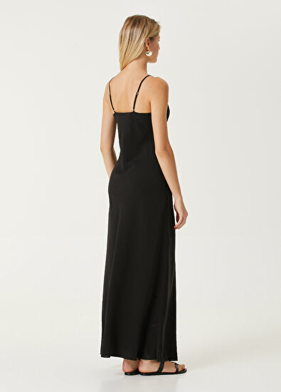 The Black Dress - selinkucuksoz